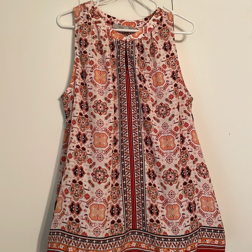 Sleeveless key hole front top